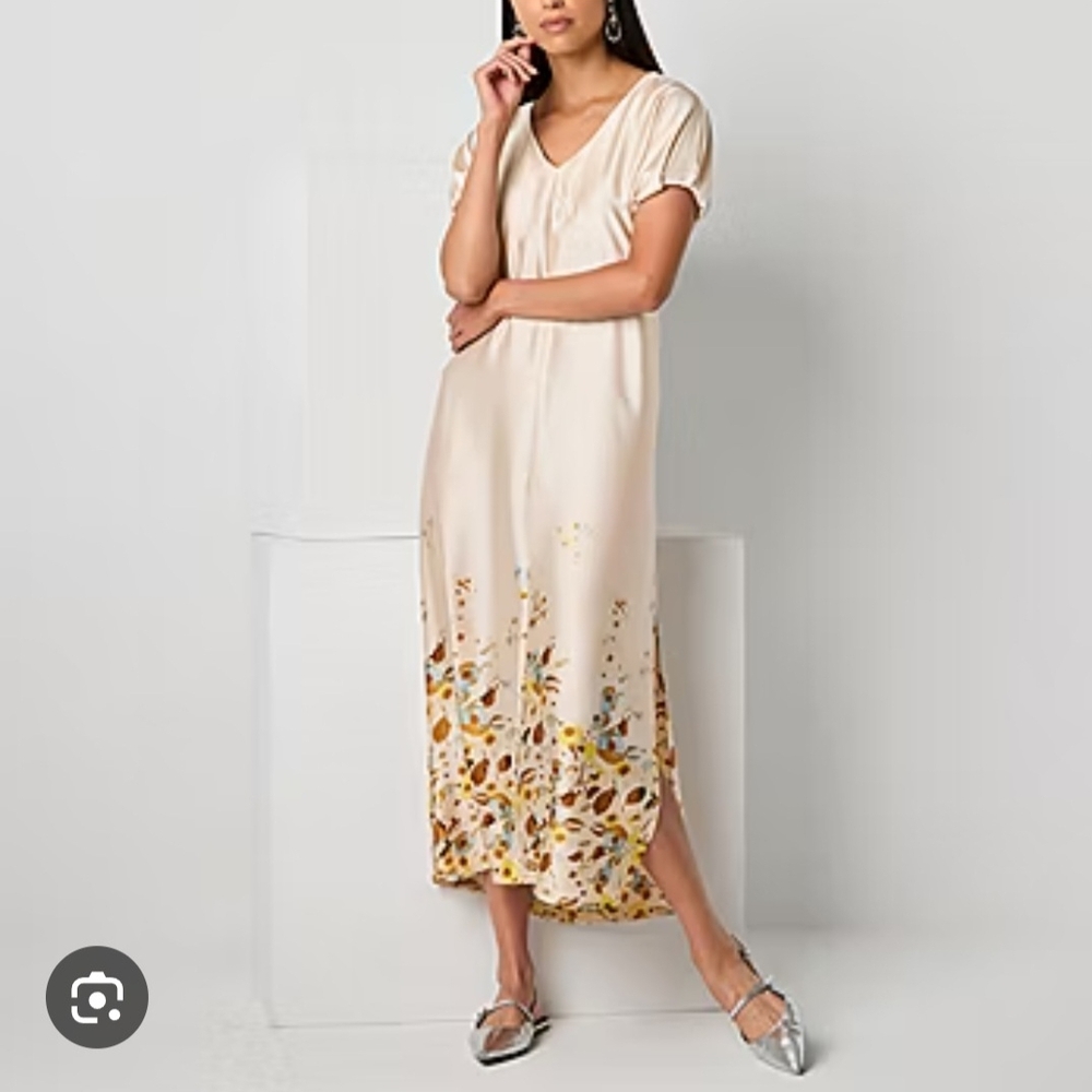 JCPenney NWT Champagne Satin Floral Maxi Dress.